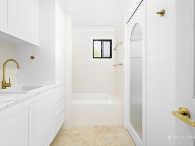 6 Coolwaters Esplanade, Kinka Beach