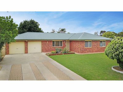 105 Oak Crescent, Narromine