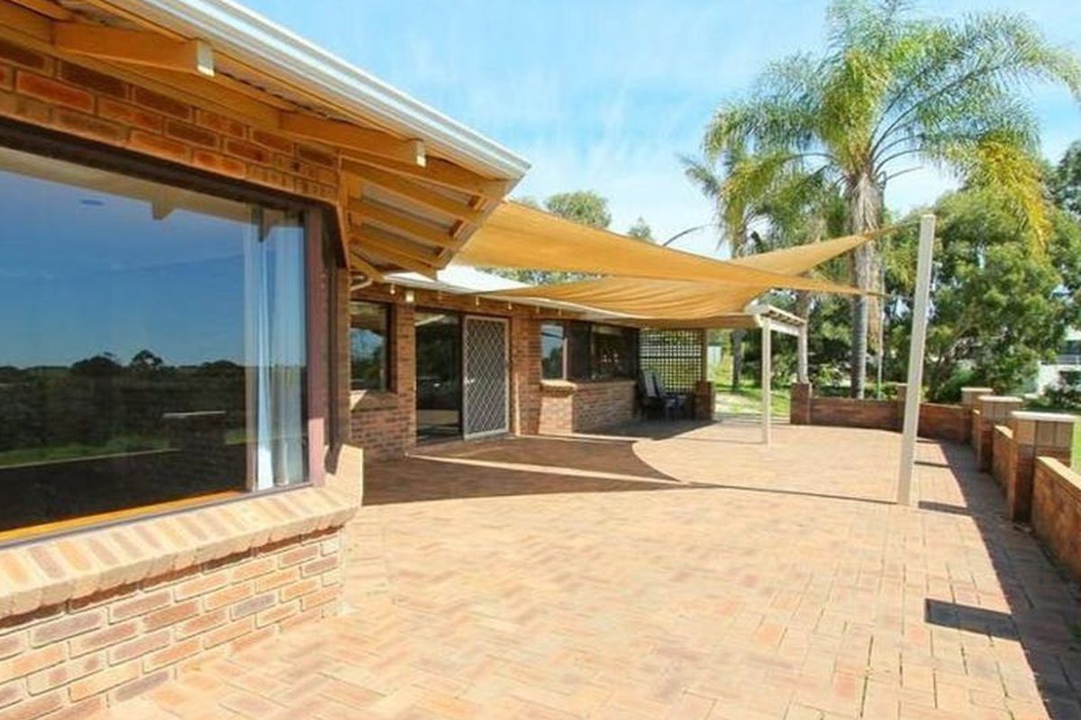 16 Livingstone Drive, Canning Vale
