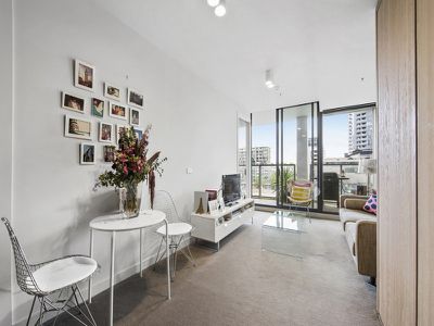 712 / 50 Claremont Street, South Yarra