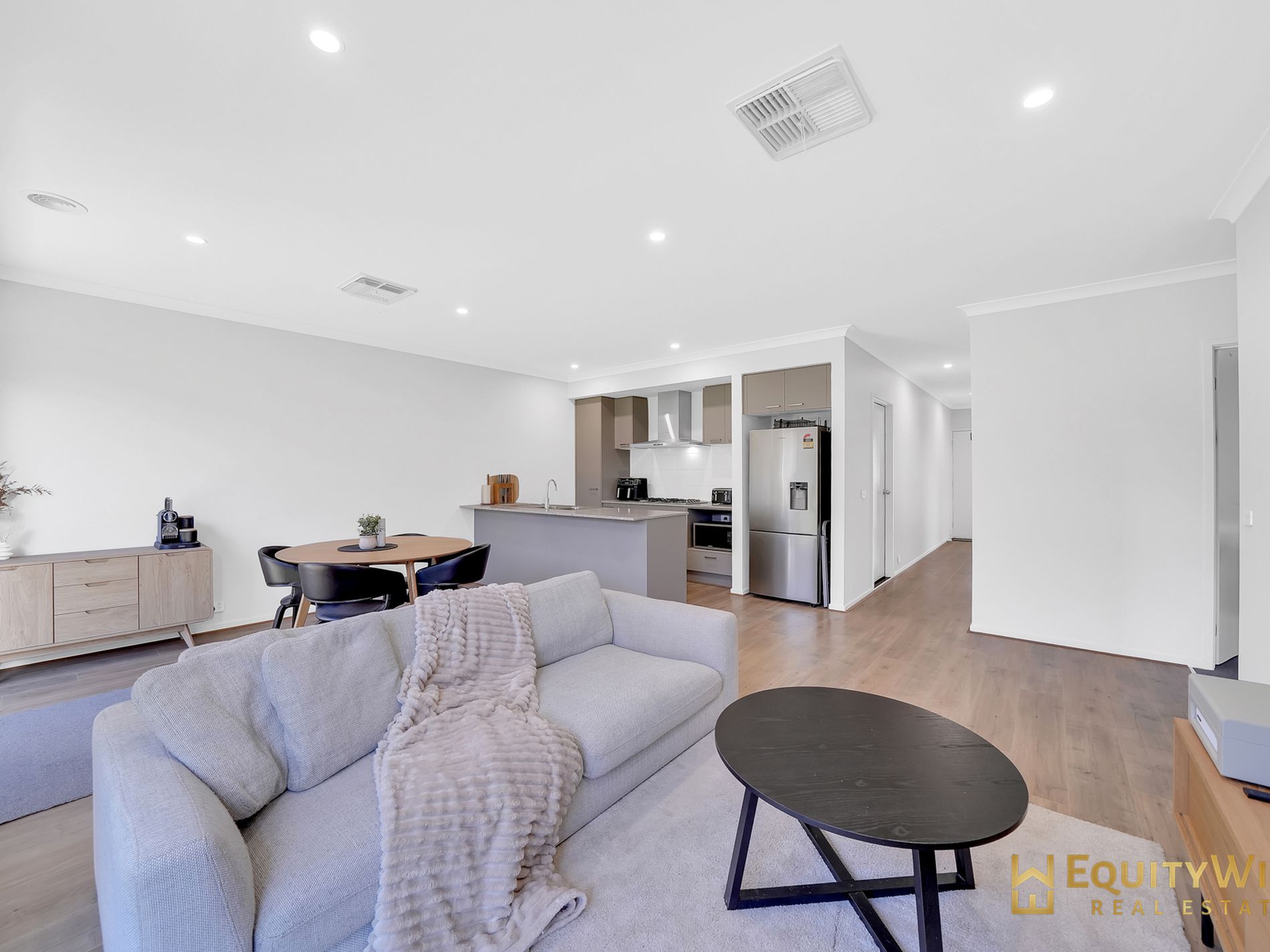 19 Moombil road, Truganina