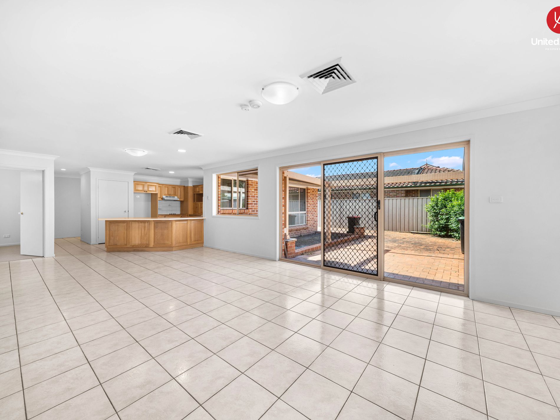 85 EDINBURGH CIRCUIT, Cecil Hills