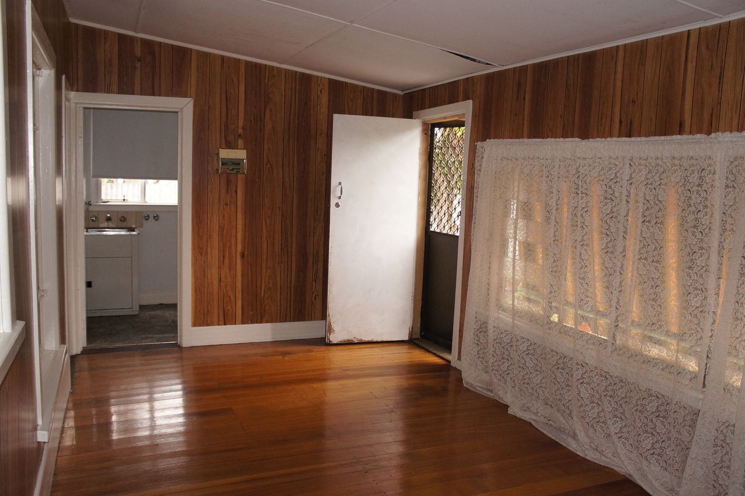 16 Johnson Street, Horsham