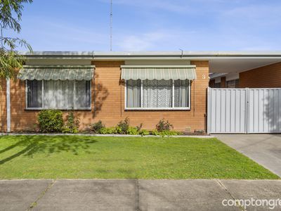 3 / 8 McAdam Crescent, Colac