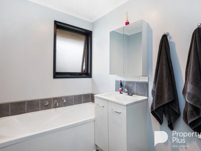 140 Gibbs Road, Majorca