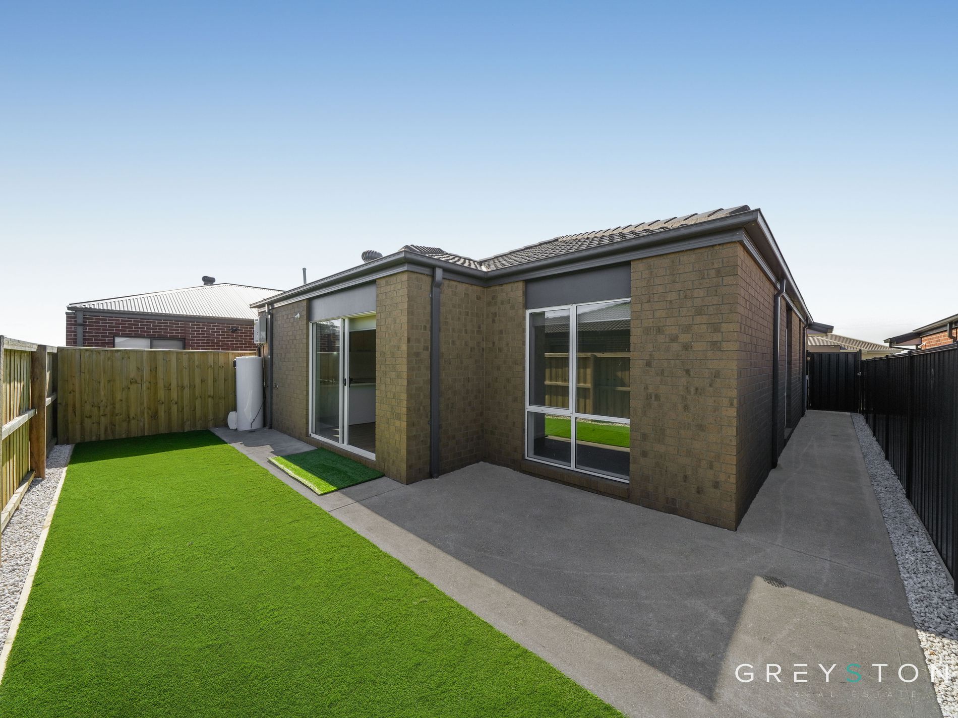 6 Distaff Way, Rockbank