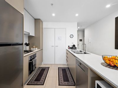 705/2A Charles Street, Canterbury