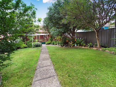 374 Northcliffe Drive, Lake Heights