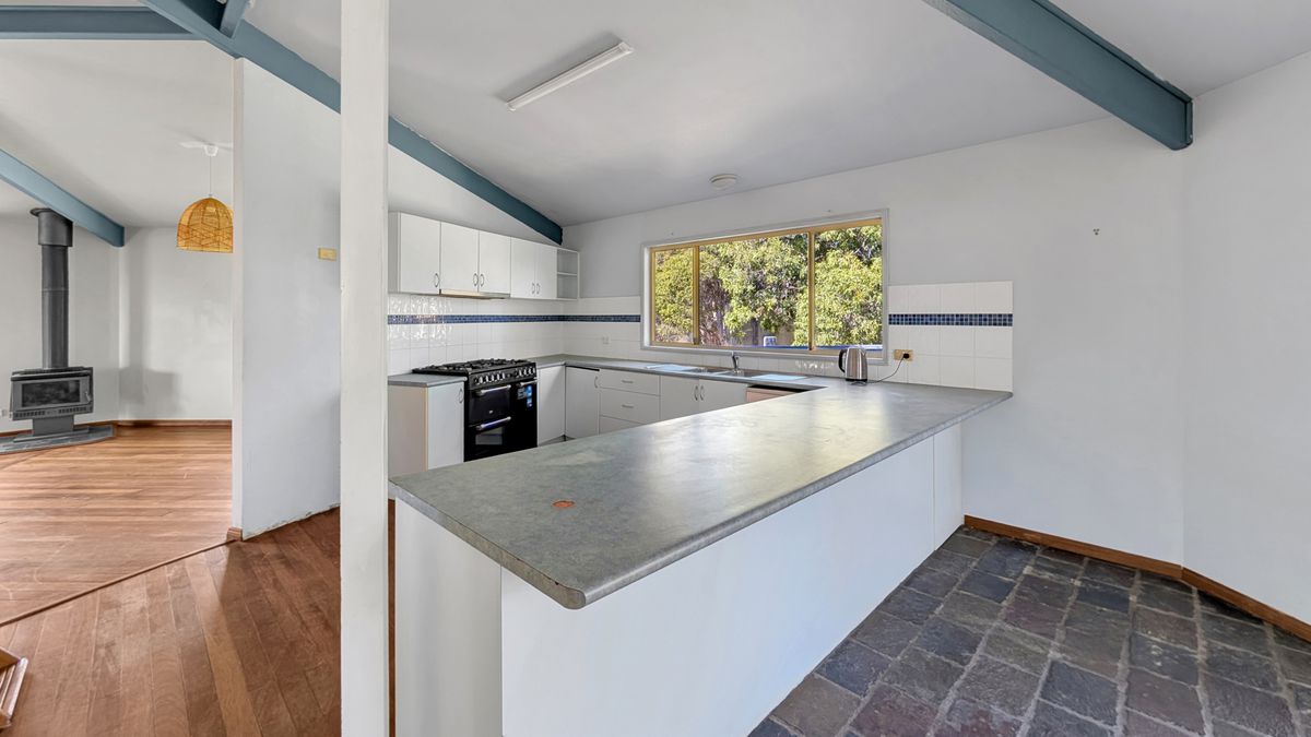 35 Hillcrest Avenue, North Narooma