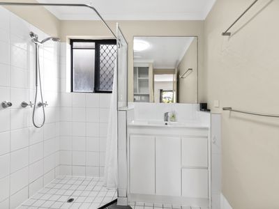 1 / 163 Buchan Street , Bungalow