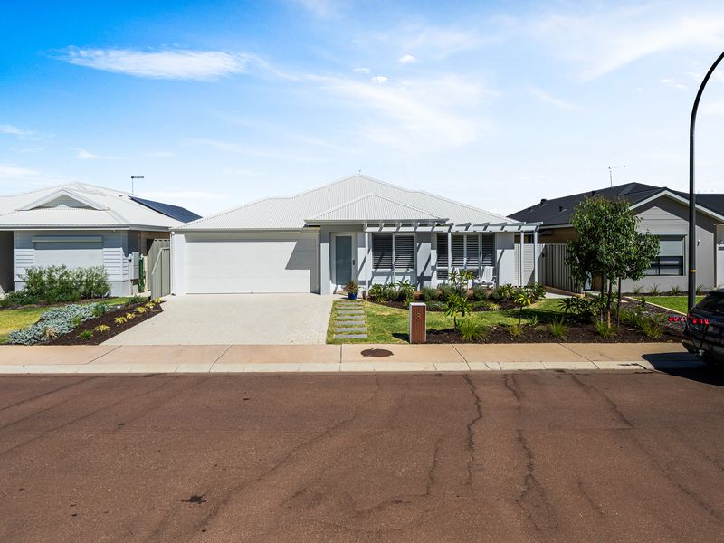 8 BLUEBERRY LOOP, Byford