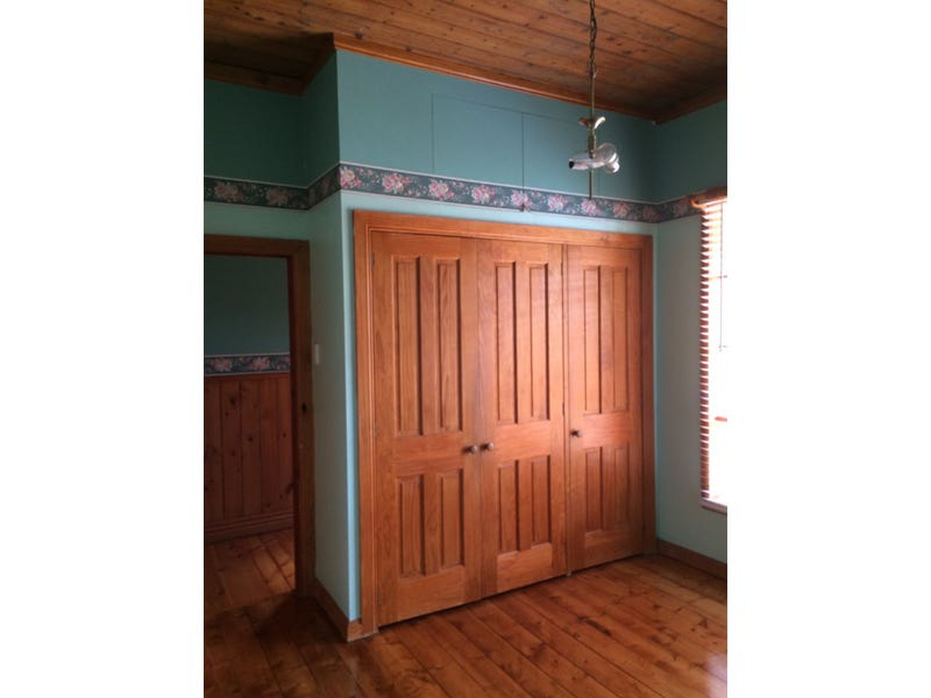 9 Loch Street, East Geelong