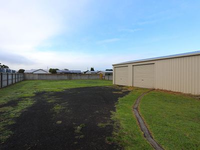 2 Holland Court, Allendale East