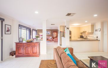 4 Castle Court, Beaconsfield