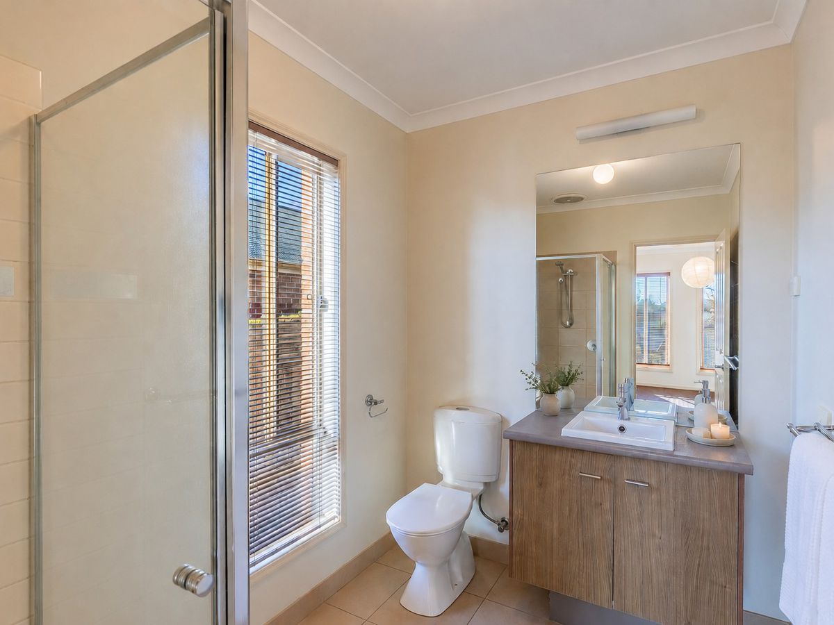 45 Grange Circuit, Beaconsfield