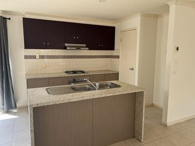 28 Edgevale Way, Tarneit