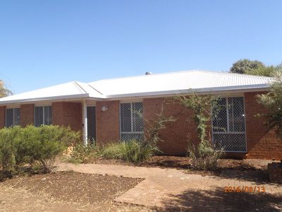 2 John Glenn Place, Dubbo