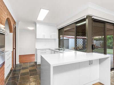 11 Chancery Crescent, Willetton