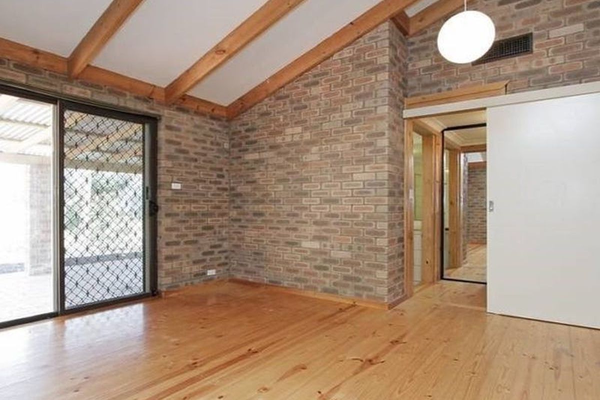 16 Livingstone Drive, Canning Vale