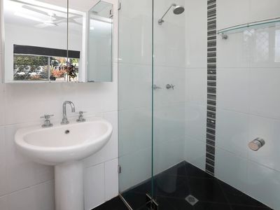 6 Mcrobbs Close, Edmonton