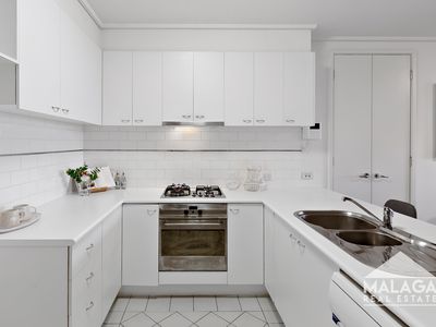 105 / 99 Whiteman Street, Southbank
