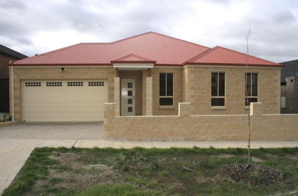 11 Lysterfield Drive, Greenvale