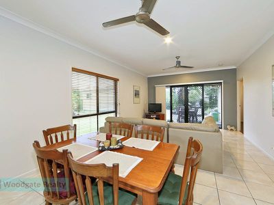 8 Honeyeater Court, Woodgate