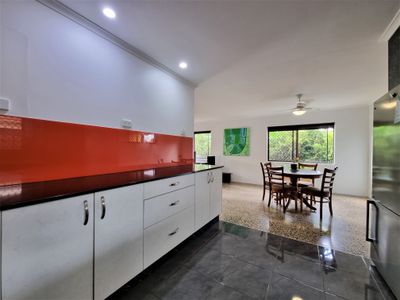 11 Alma Street, Atherton