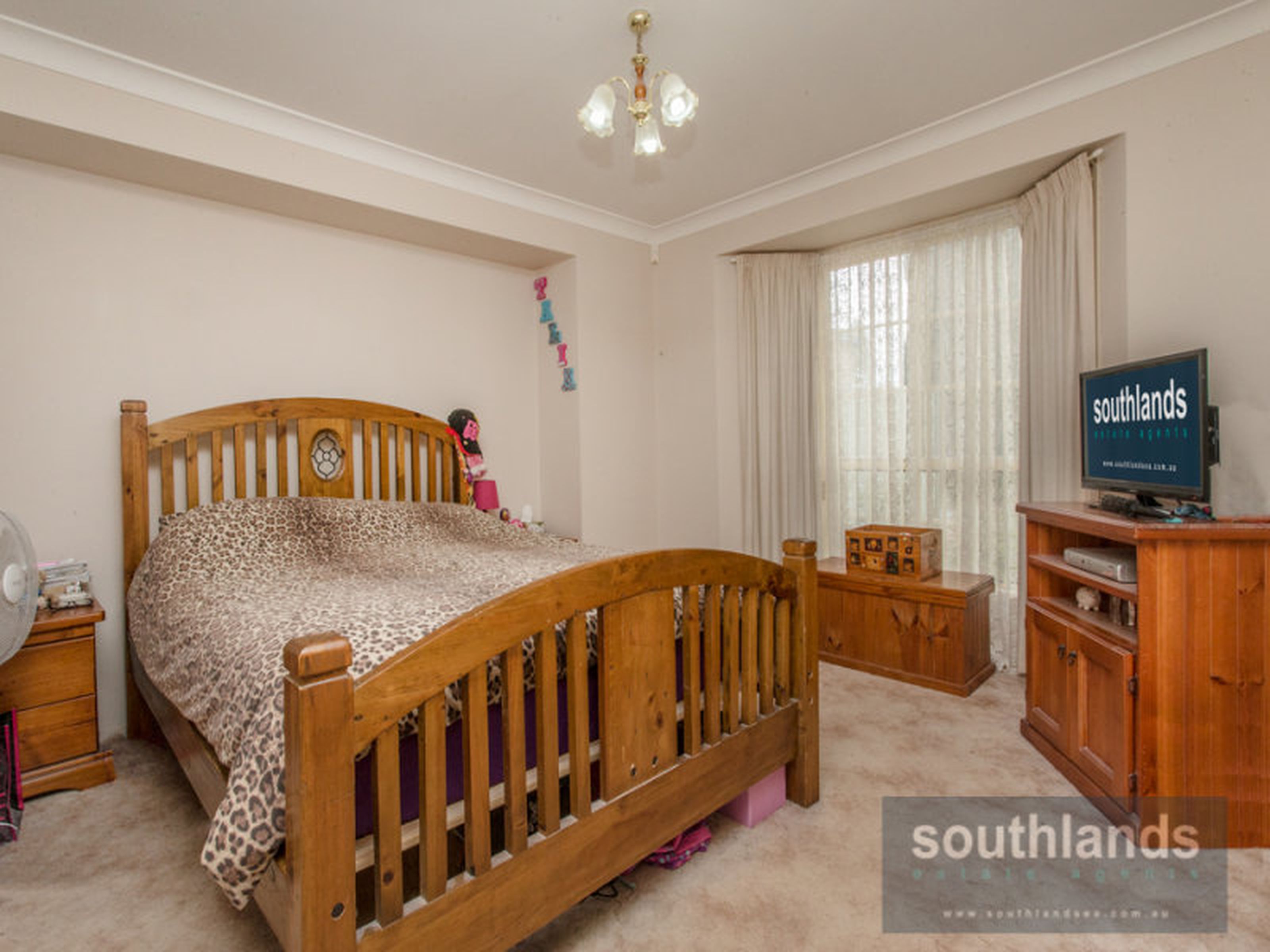 8 Sorenson Cres, GLENMORE PARK
