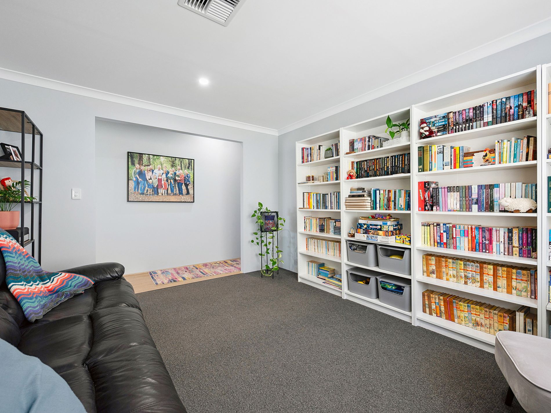 18 Lancaster Loop, Piara Waters