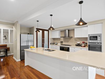 4 Honeybee Crescent, Calderwood