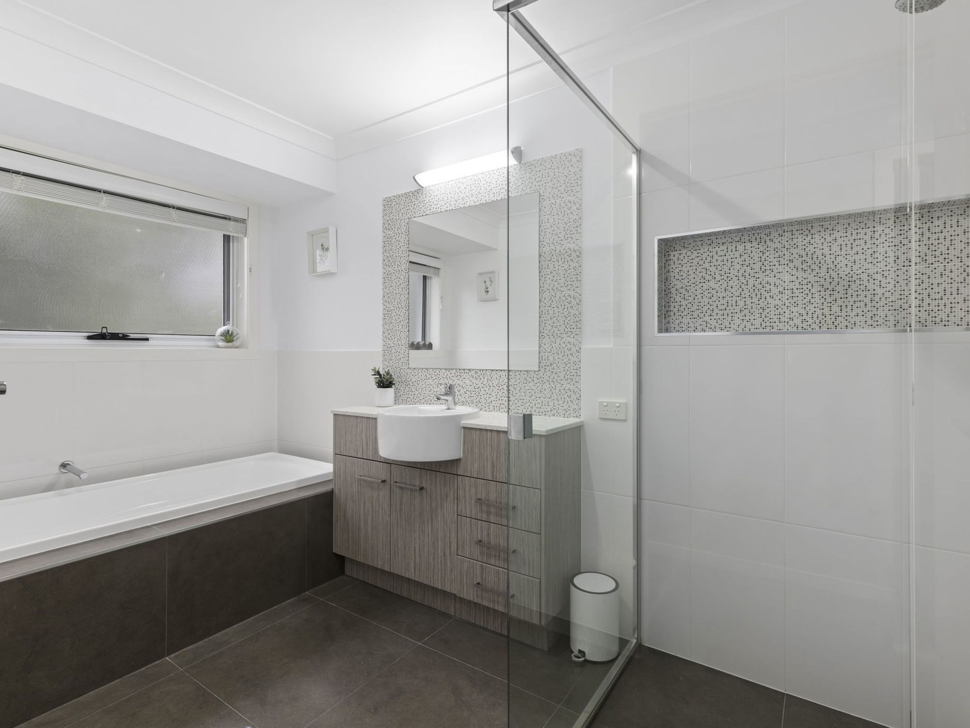 2 Foxwood Circuit, Wakerley