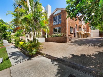 2 / 6 Shirley Street, Indooroopilly