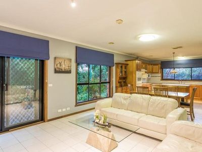 2 Oates Court, Taylors Lakes