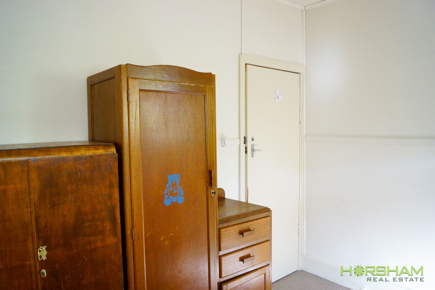 12 Railway Avenue, Horsham