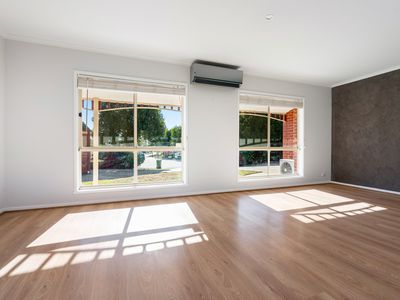 2 / 10 THRUSH COURT, West Wodonga