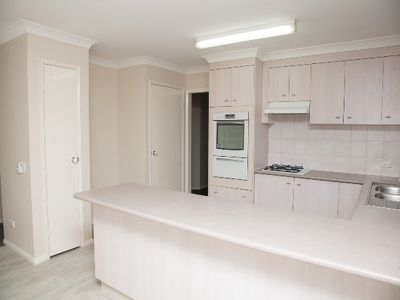 48 Jonquil Circ, Flinders View