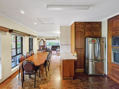 13 Golf Links Road, Atherton