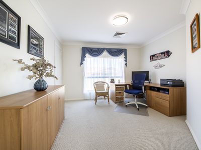 18 Lancaster Park Place, Dubbo