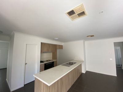 24 Goolwa Road, Point Cook