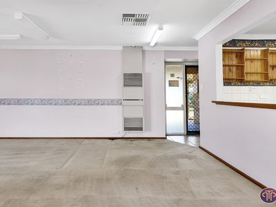 15 Crest Court, Thornlie