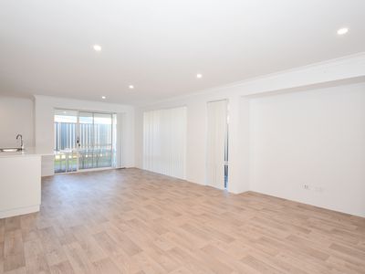 7 Klondyke Street, Piara Waters