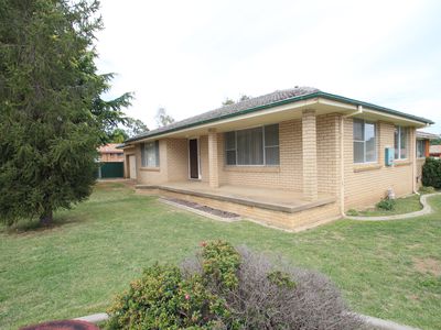 19 Sunny South Crescent, Orange