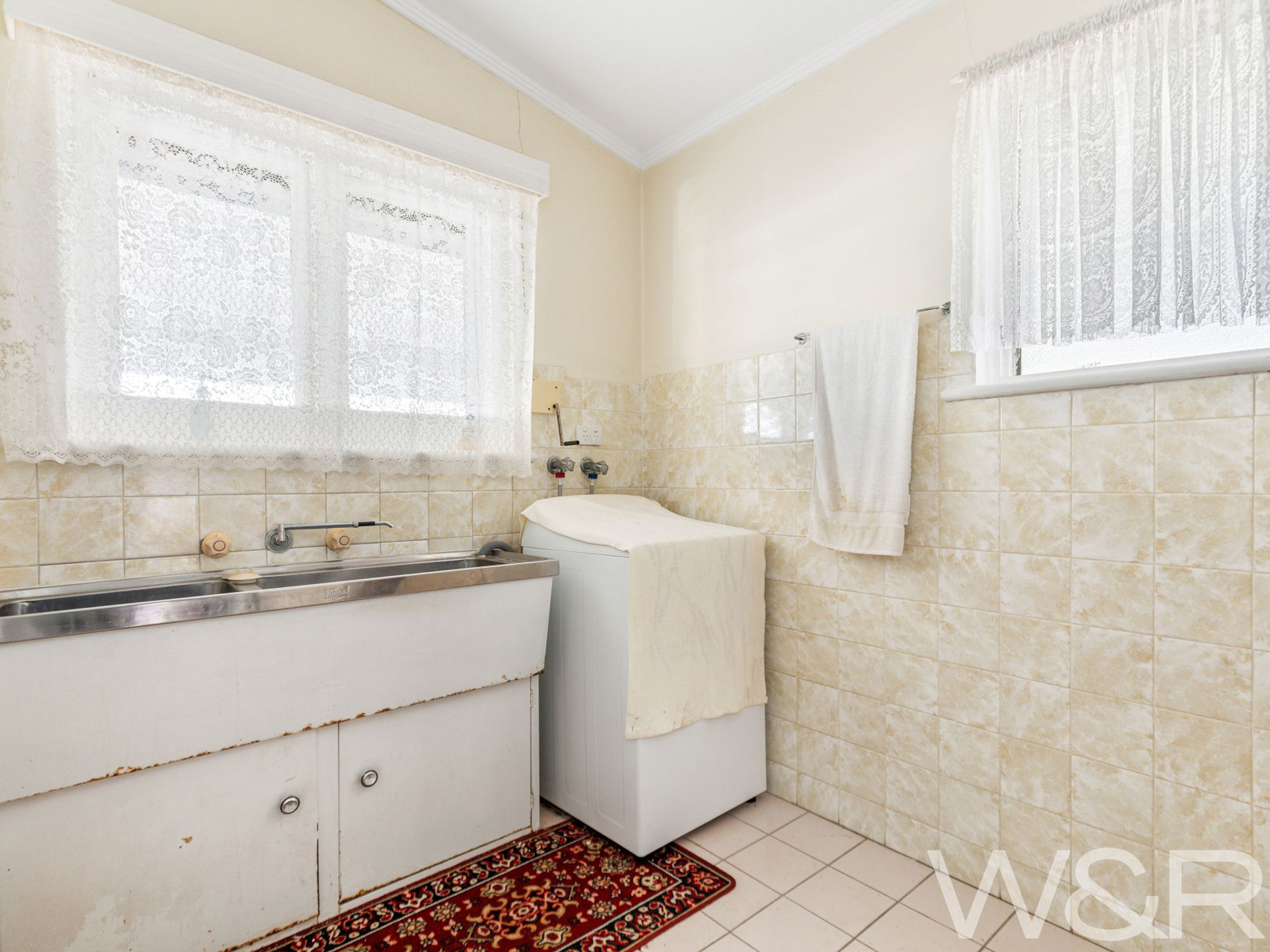 18 Hampton Street, Brooklyn Park