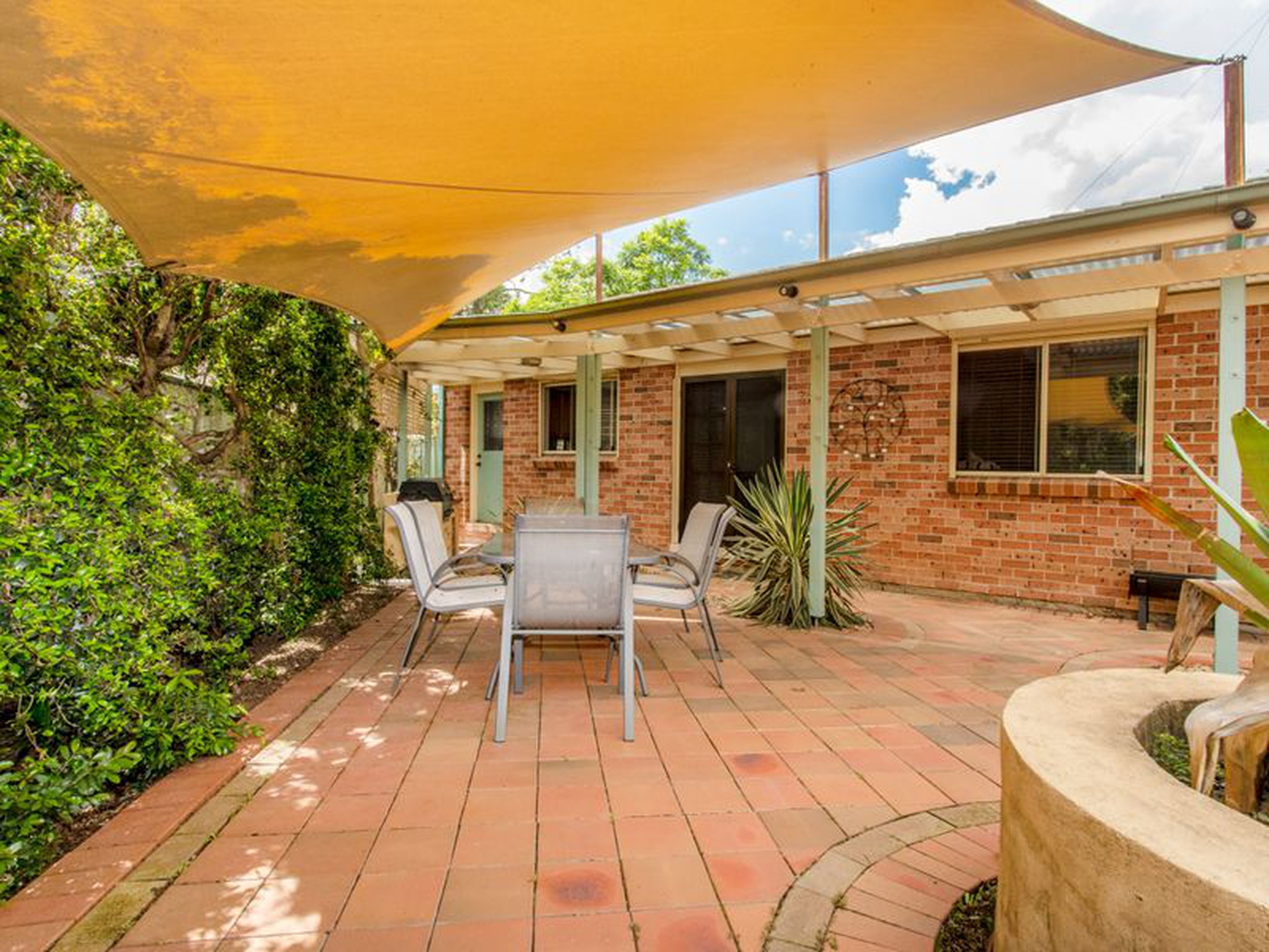 2 Kenneth Slessor Drive, GLENMORE PARK