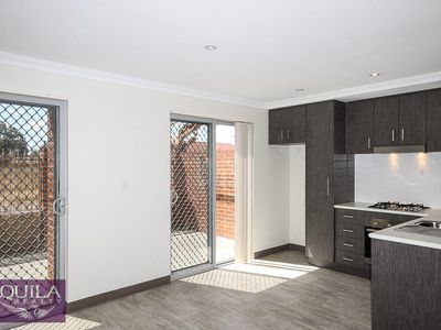 3 / 6 Sampson Close, Midland