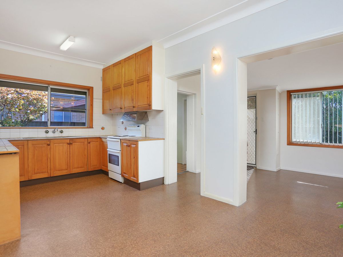 13 Allengrove Crescent, North Ryde, North Ryde - Thumbnail 3