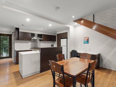 4 / 7 Bagot Street, Djugun