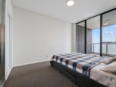 823 / 2E Charles Street, Canterbury