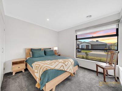 51 Surround Drive, Mambourin